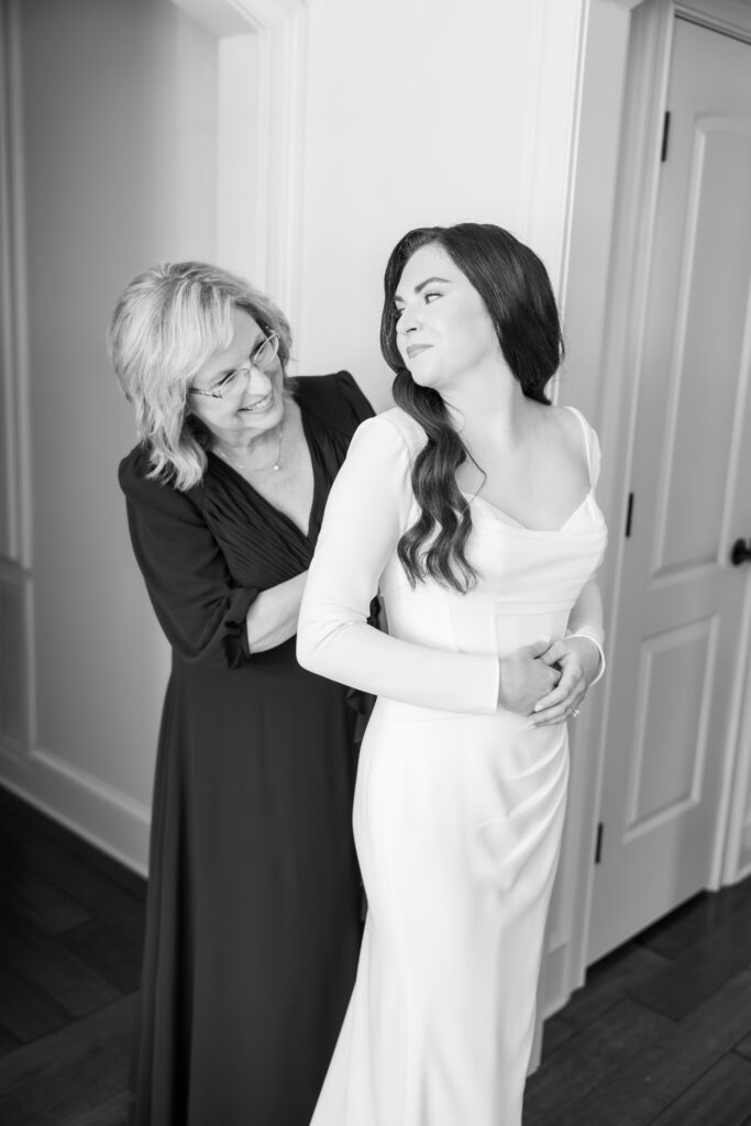 Bride getting ready for wedding in Starkville, MS.
