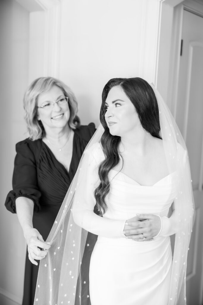 Bride getting ready for wedding in Starkville, MS.