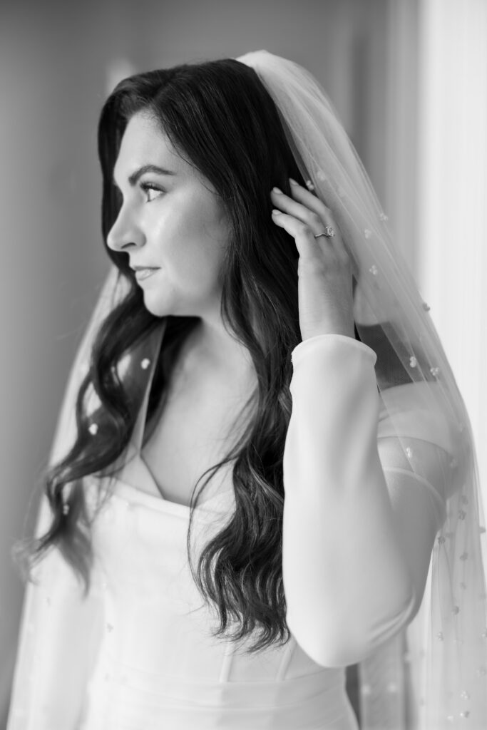 Bride getting ready for wedding in Starkville, MS.